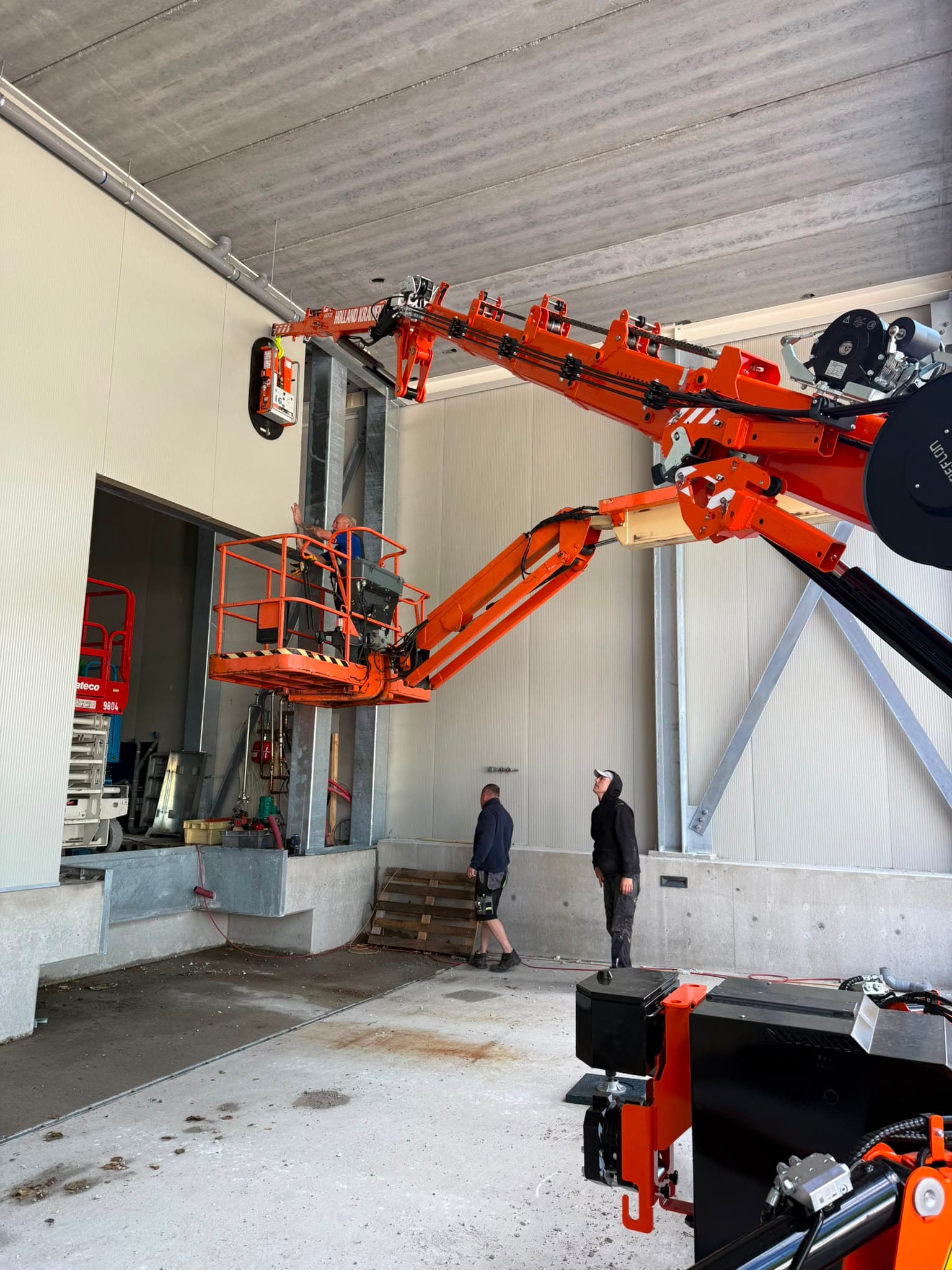 Elektrische minihijskraan in fabriekshal