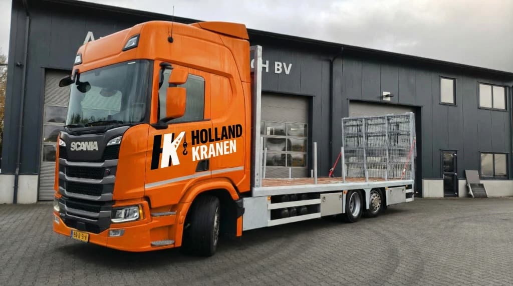 Scania R410 vrachtwagen voor machinetransport